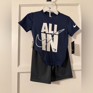 Nike boys outfit set Sz 4 NWT